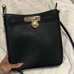 Black Michael Kors side bag